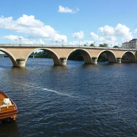 Le Fournil In With Garden